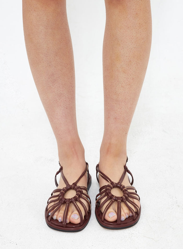 strap-flat-sandals-iu301