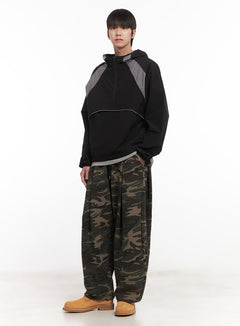 mens-camo-wide-fit-pants-dark-green-im518