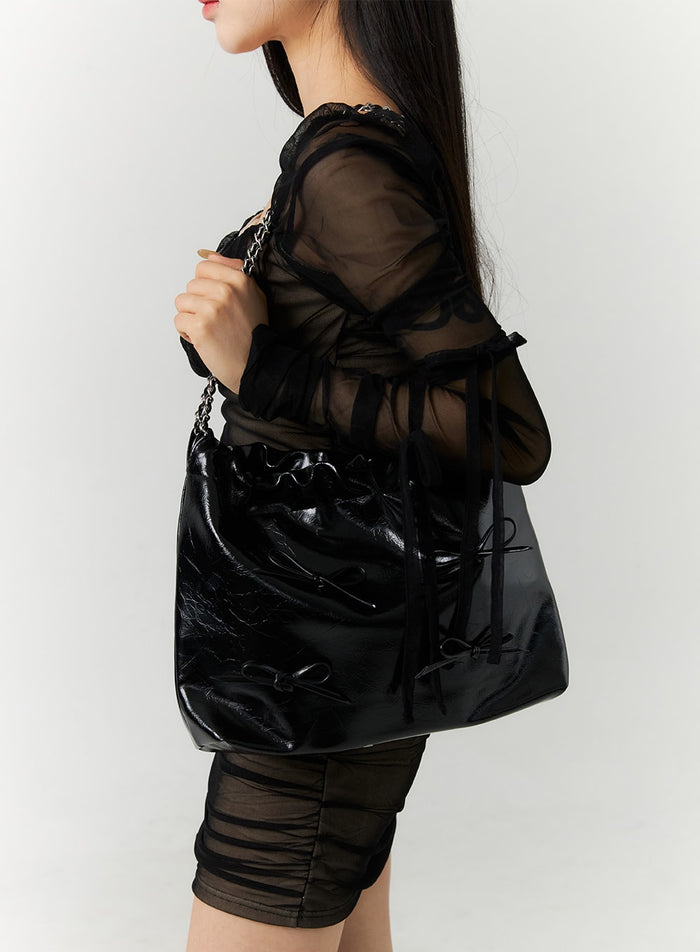 ribbon-chain-faux-leather-shoulder-bag-cn317 / Black