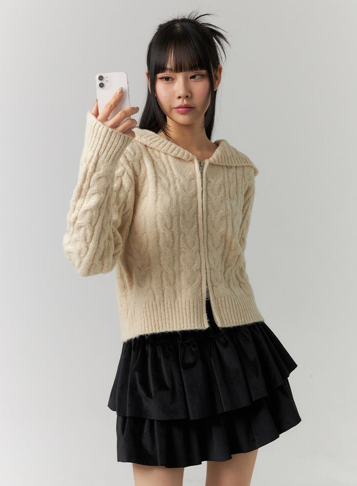 cable-knit-hooded-sweater-cd308 / Light beige
