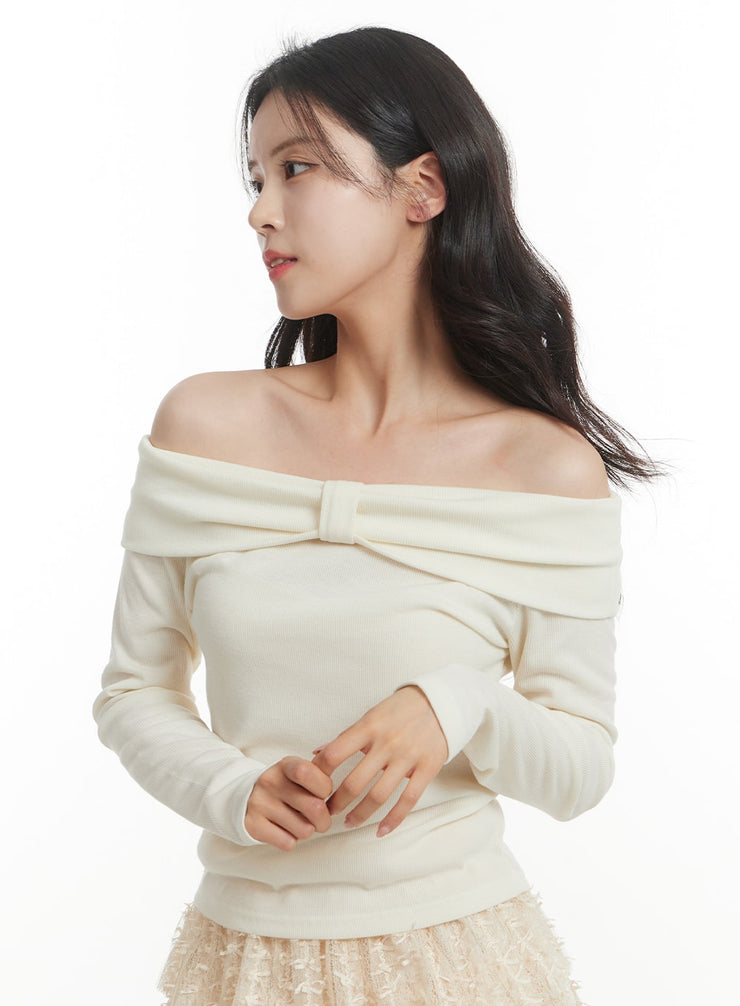 off-shoulder-long-sleeve-top-of428 / Light beige