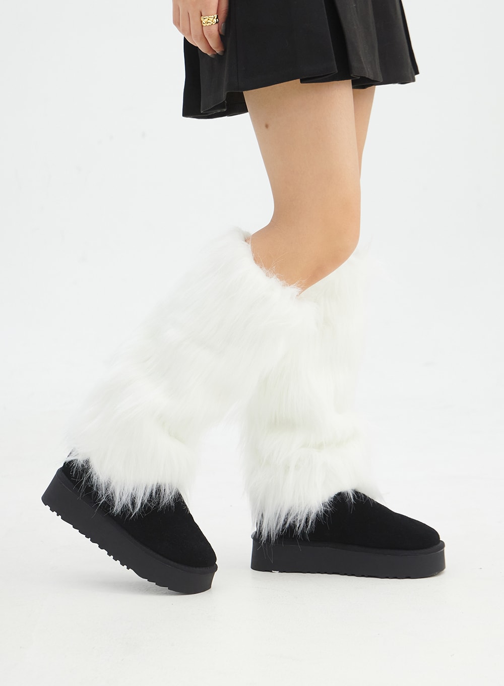 faux-fur-leg-warmers-in316 / White