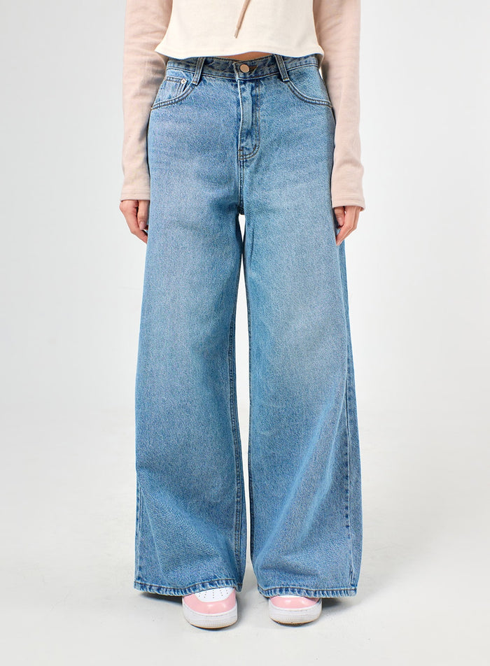 wide-leg-flare-jeans-ij430 / Light blue
