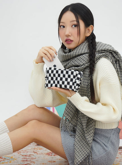 checkered-pouch-in317