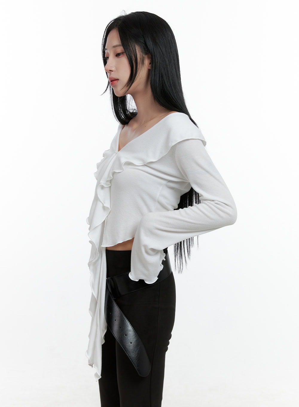 ruffle-v-neck-long-sleeve-crop-top-cn408