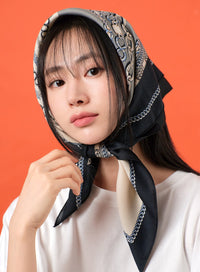 chain-print-head-scarf-of405