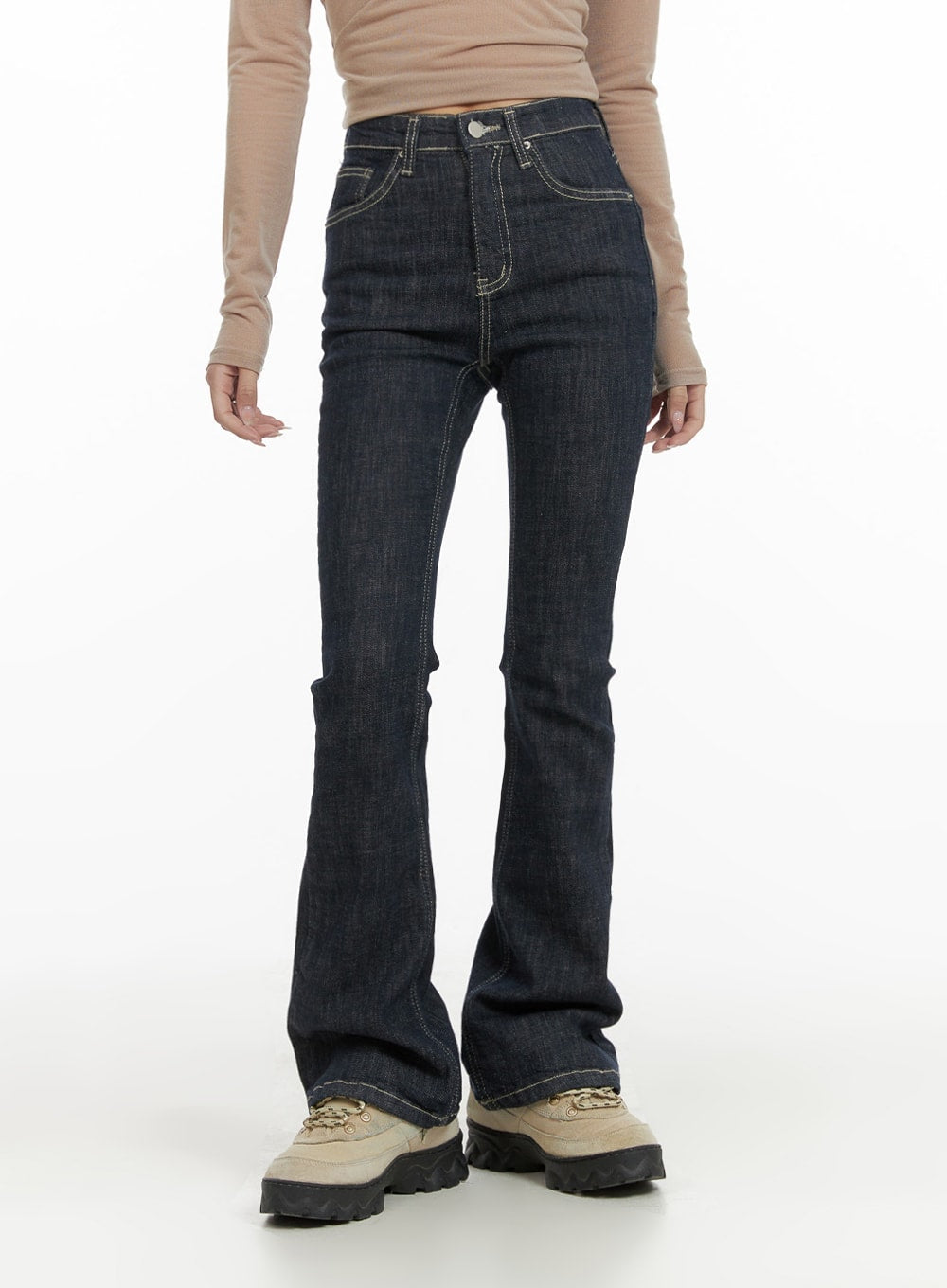 high-rise-slim-fit-bootcut-jeans-ca403
