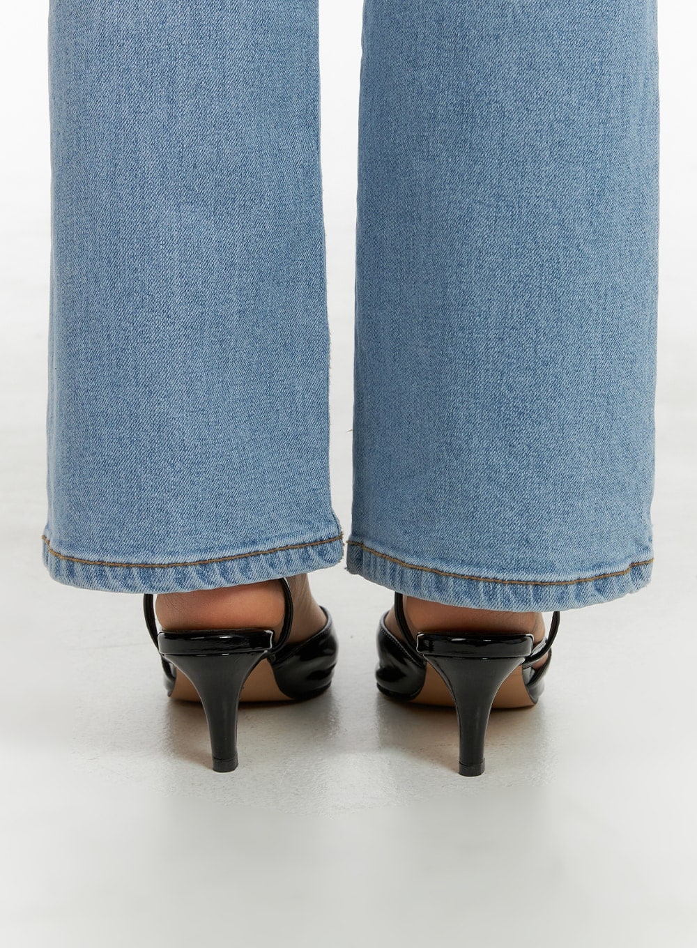buckled-slingback-heels-cm420