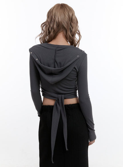 slim-fit-buttoned-hooded-crop-top-cn422