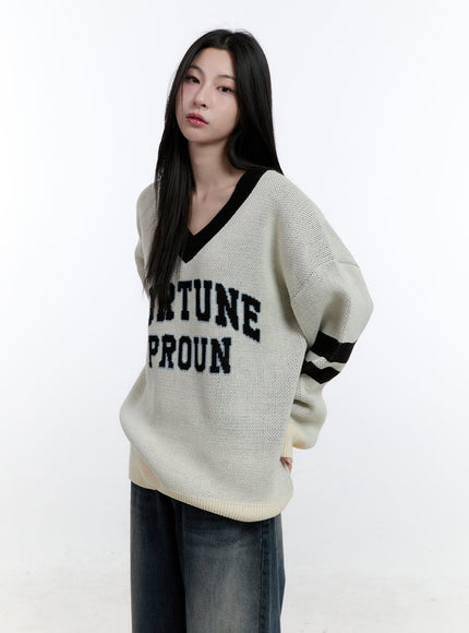 Two-Tone Graphic V-Neck Sweater CJ521