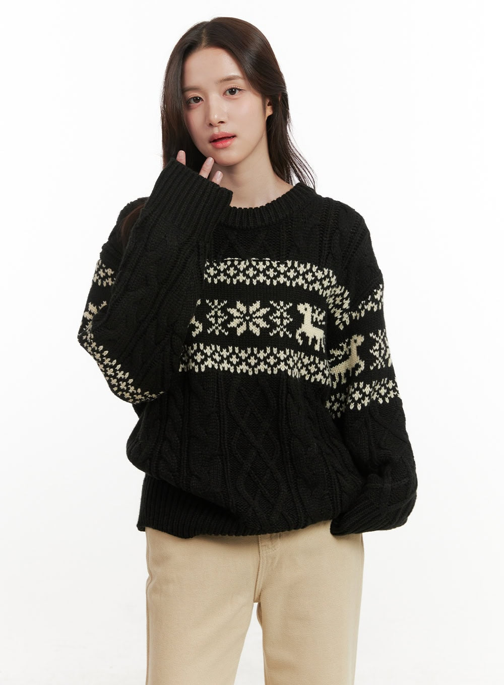 cozy-nordic-round-neck-sweater-on429