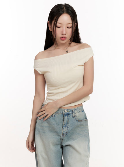 Elegant Off-Shoulder Crop Top CM510