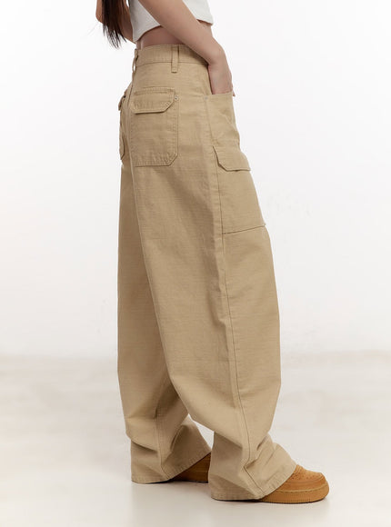 Wide-Fit Cargo Pants CM507