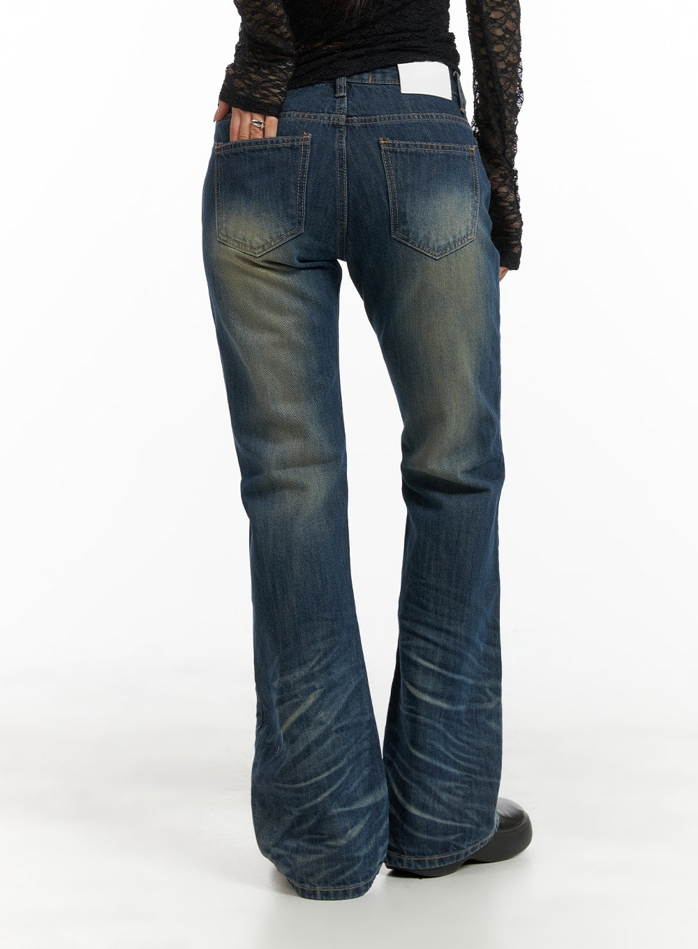 slim-washed-bootcut-jeans-cm426