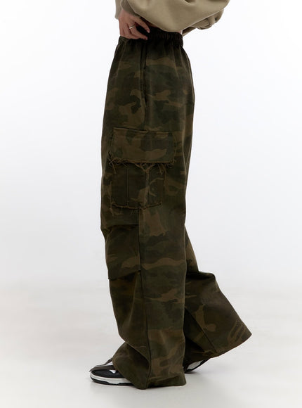 wide-fit-camouflage-cargo-pants-cn420