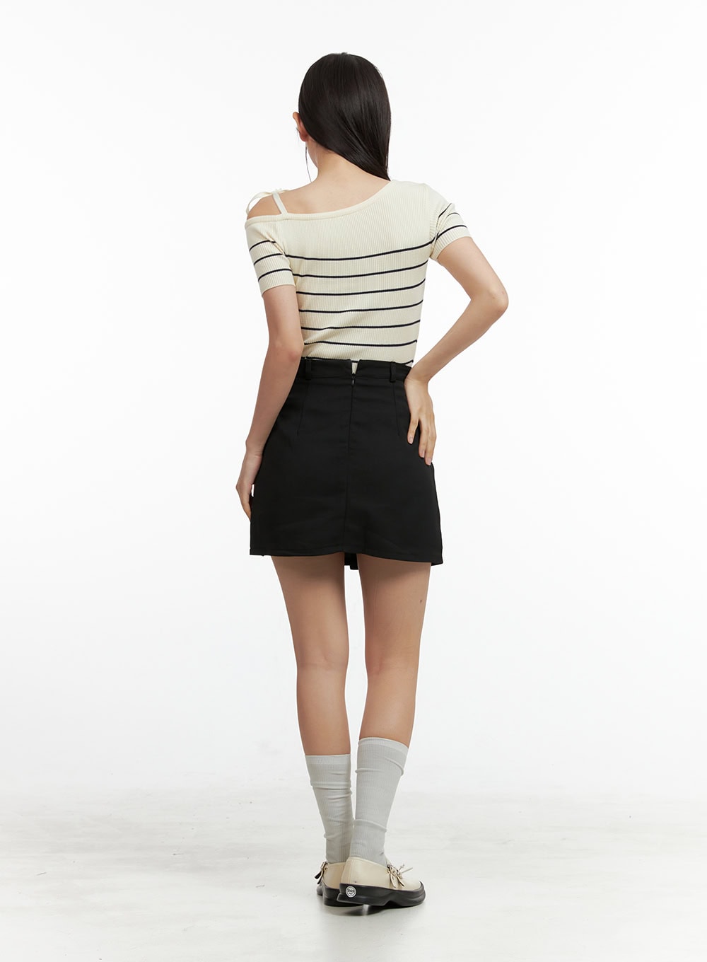 belted-pleated-mini-skirt-ou407
