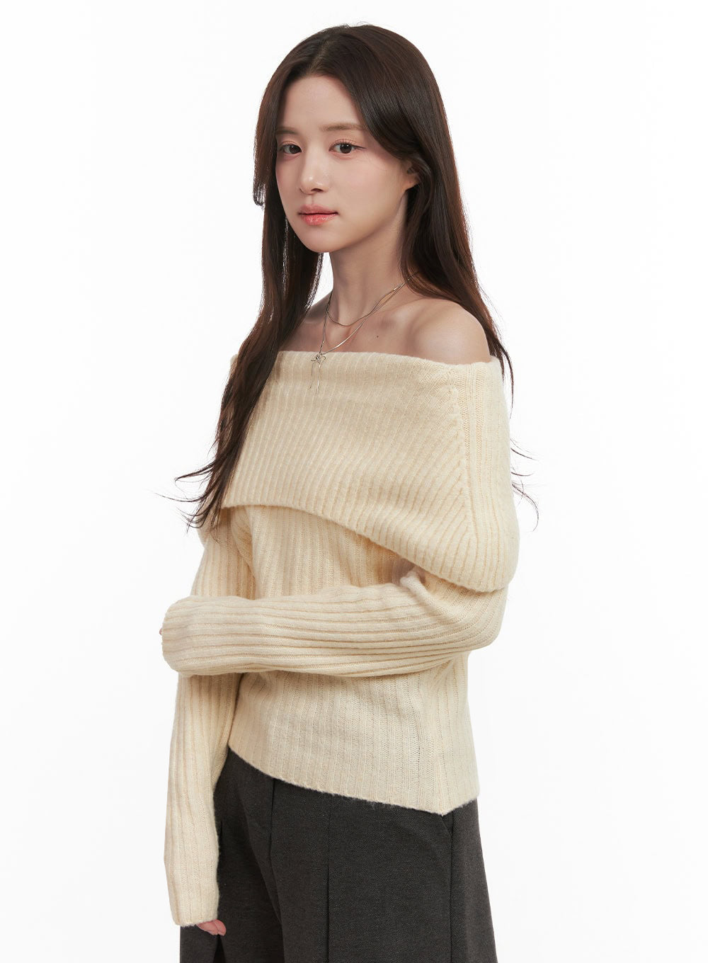 Elegant Off-Shoulder Sweater IJ510