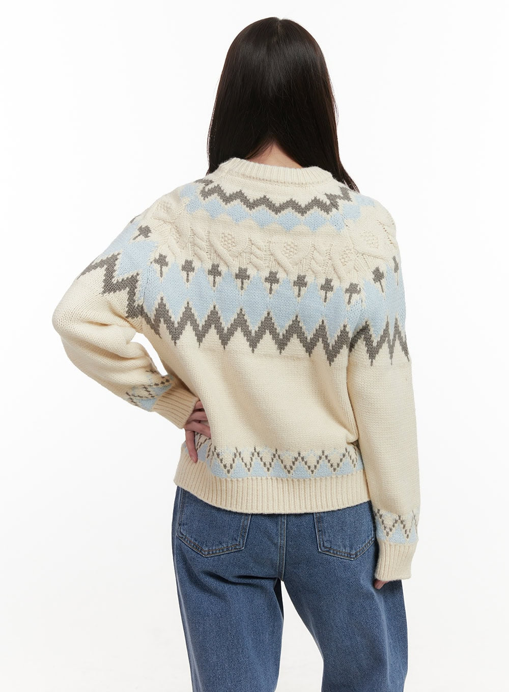 nordic-knit-round-neck-sweater-on429