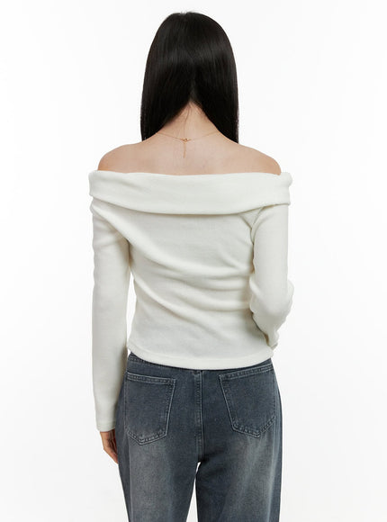 twist-off-shoulder-sweater-on408