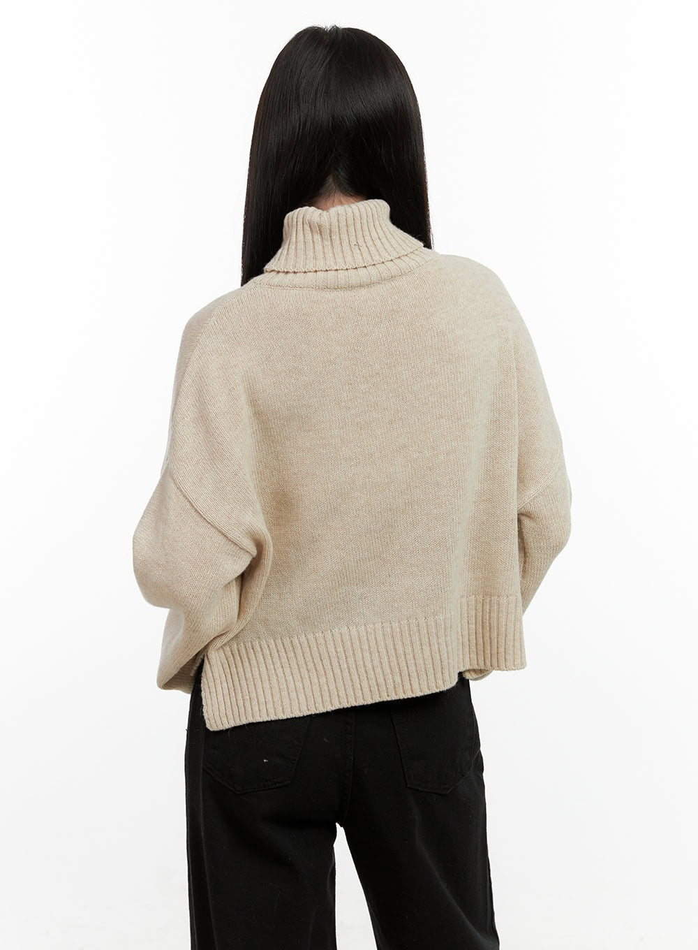 warm-turtleneck-sweater-on408