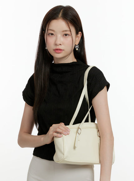 Square-shaped Shoulder Bag CA04