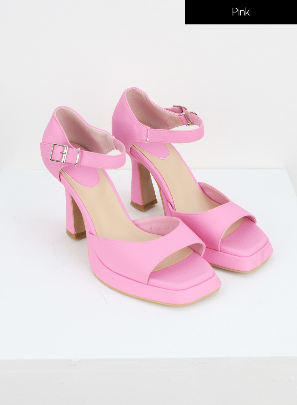 heel-buckle-sandals-iu322