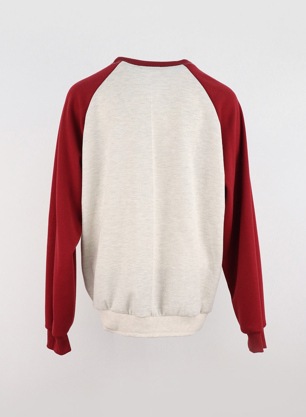graphic-raglan-pullover-sweatshirt-io324