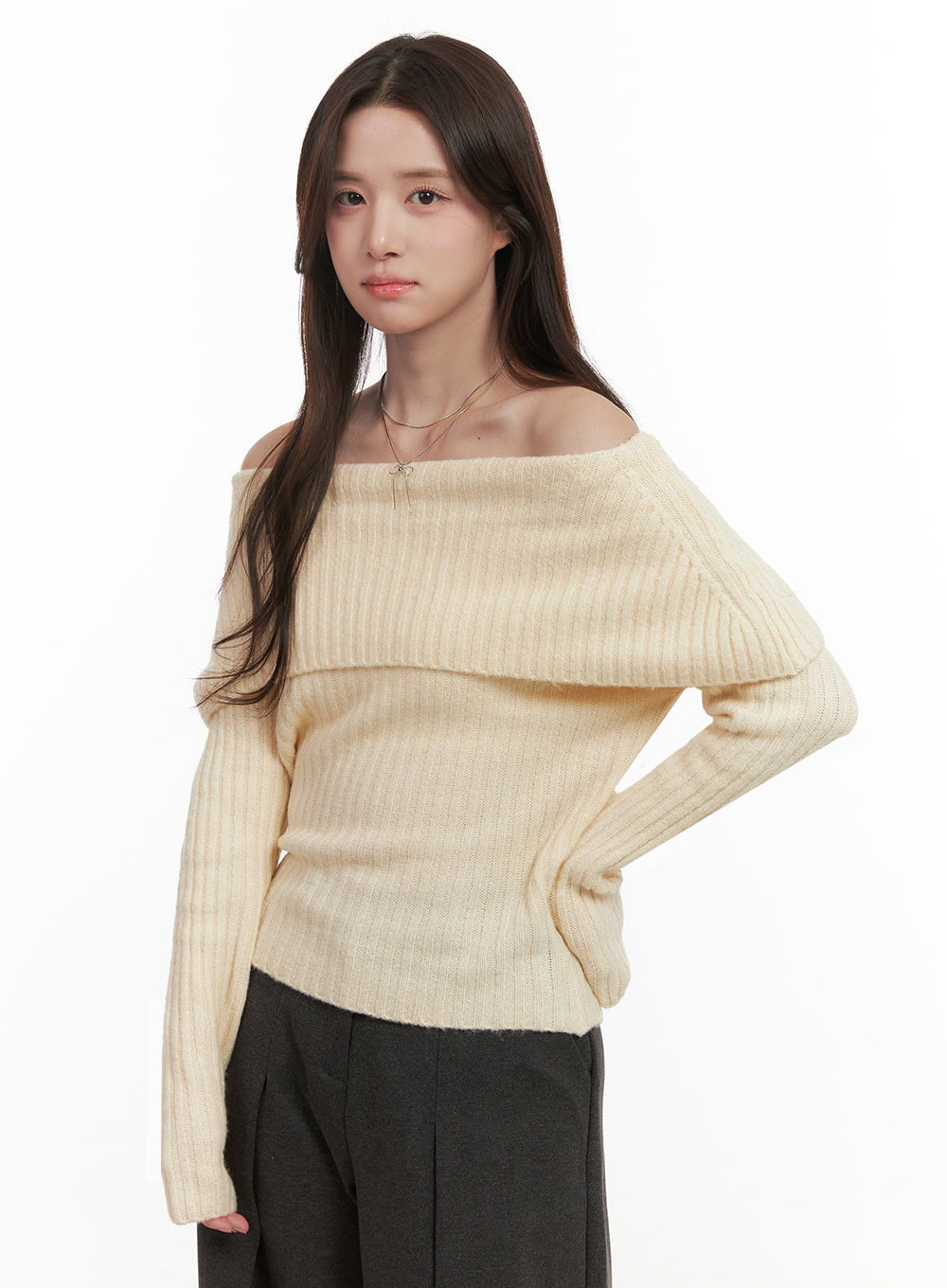 Elegant Off-Shoulder Sweater IJ510