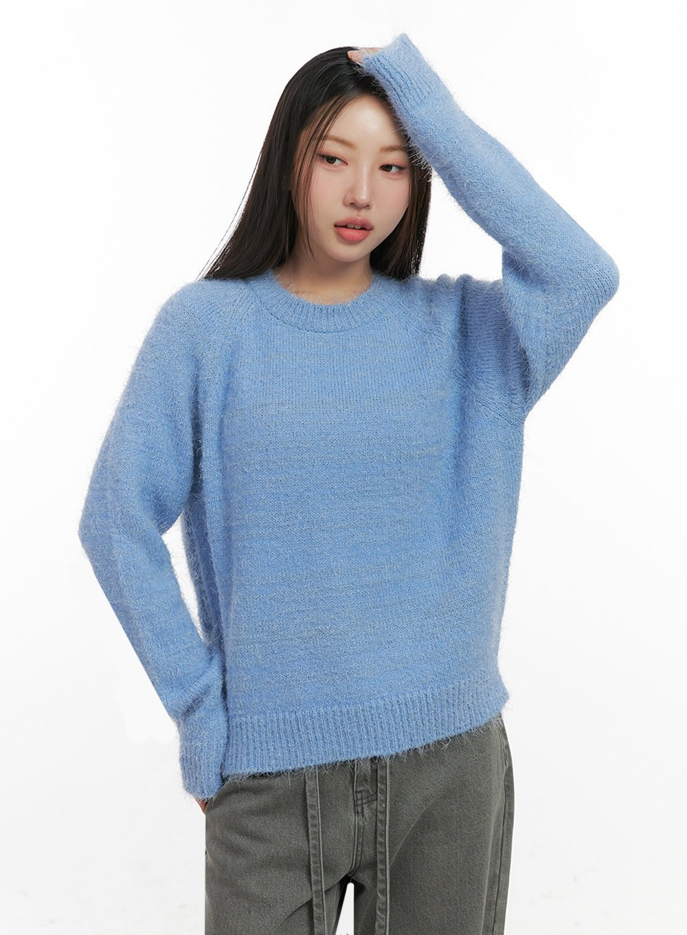 solid-round-neck-knit-top-in415 / Light blue