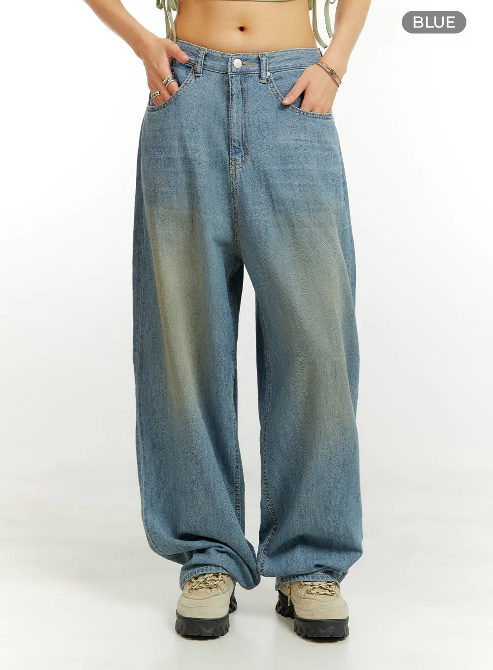 Low Rise Wide Fit Baggy Jeans CU421
