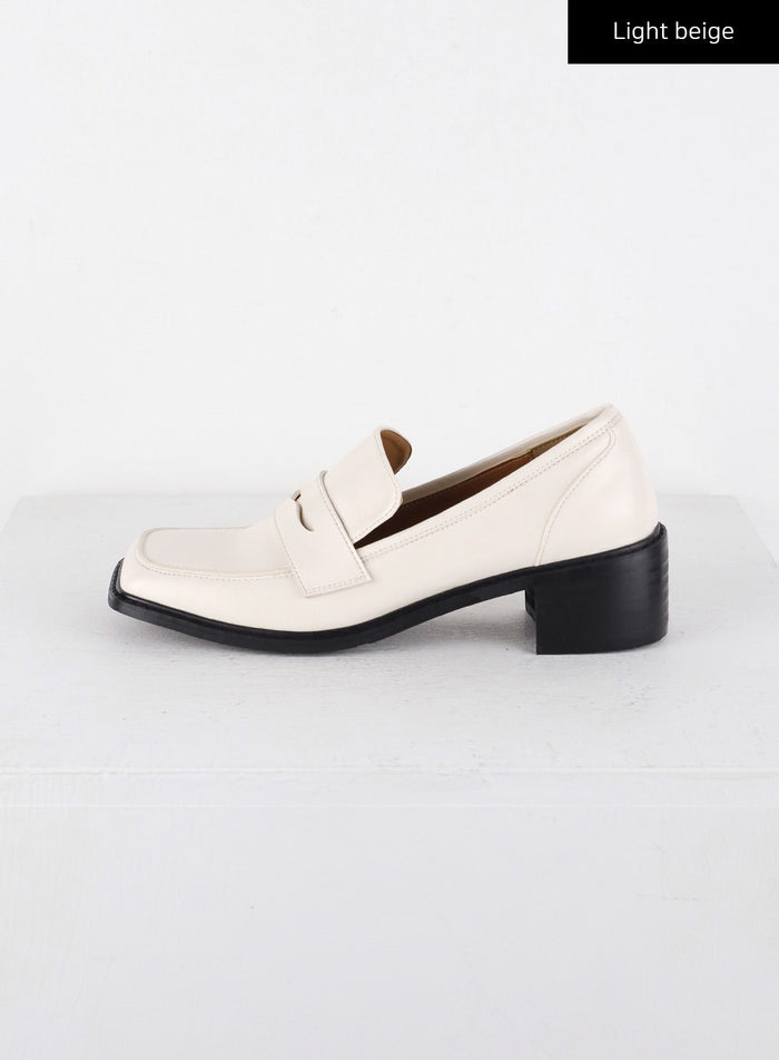 faux-leather-square-toe-loafers-cd312 / Light beige