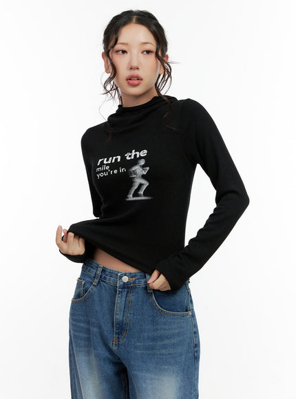 slim-fit-graphic-hooded-long-sleeve-top-cn401 / Black