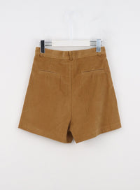 corduroy-pintuck-shorts-on316