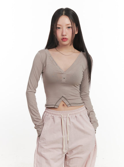 Slim Fit V-Neck Eyelet Button Top CF524