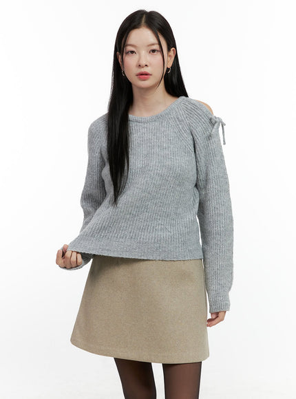 shoulder-cut-out-sweater-on408 / Gray