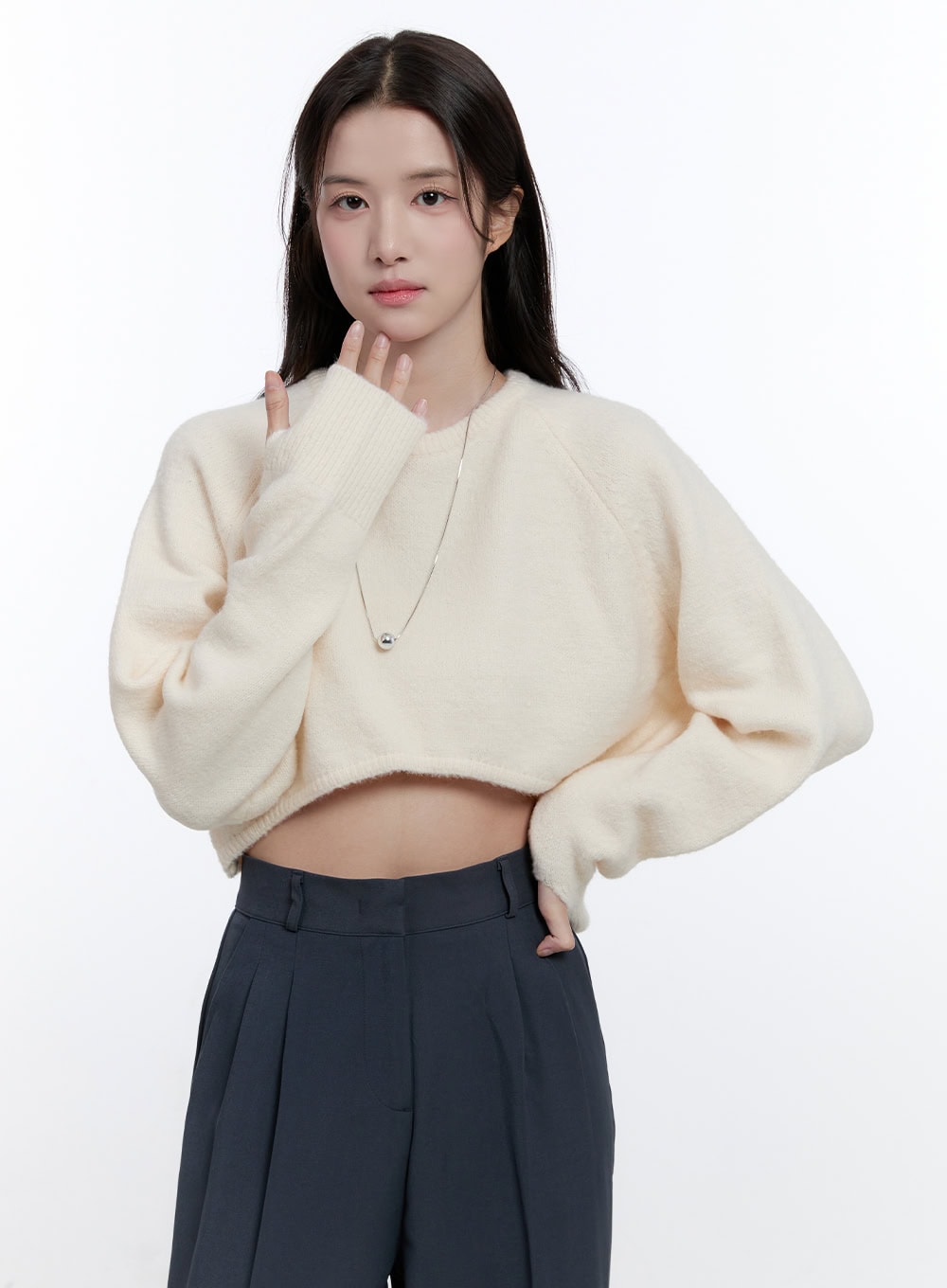 knit-cropped-sweater-on418 / Light beige