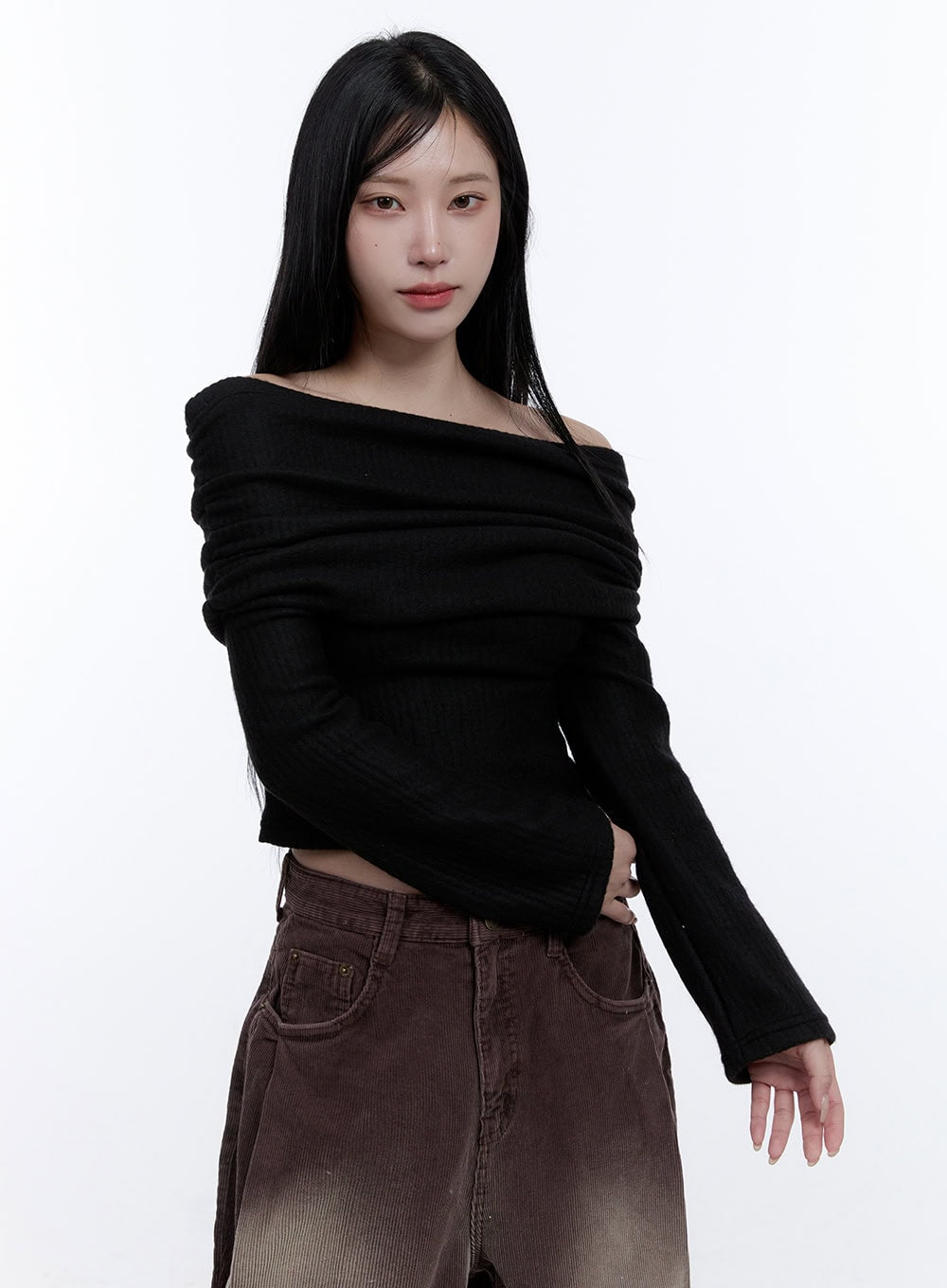 off-shoulder-cropped-sweater-cd416 / Black