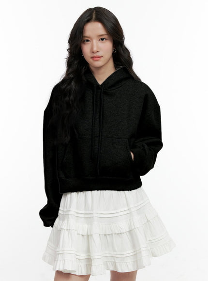 soft-comfy-cropped-hoodie-on404 / Black