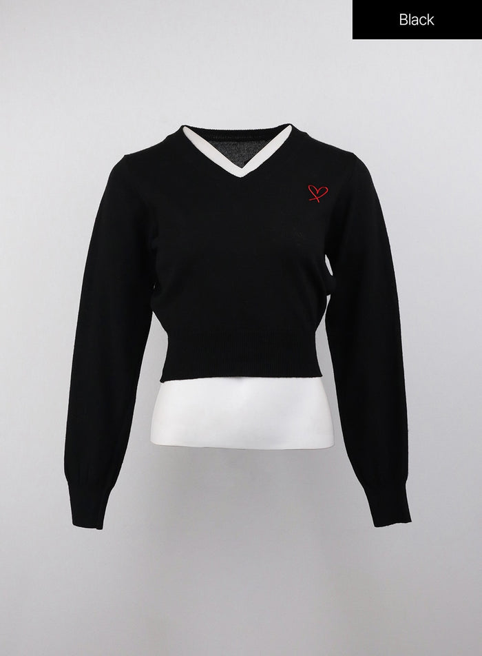 heart-embroidered-v-neck-crop-sweater-oj416 / Black