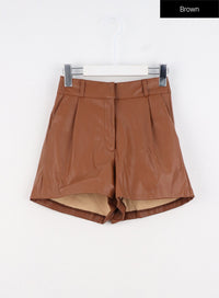 modern-minimalist-faux-leather-shorts-oo319 / Brown