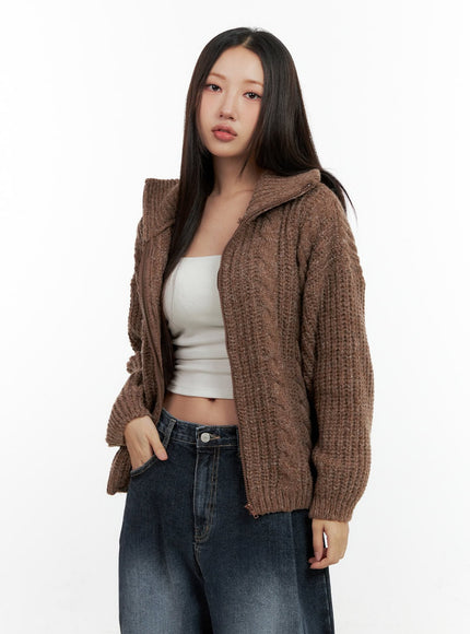 high-neck-cable-knit-zip-up-sweater-cn401 / Brown