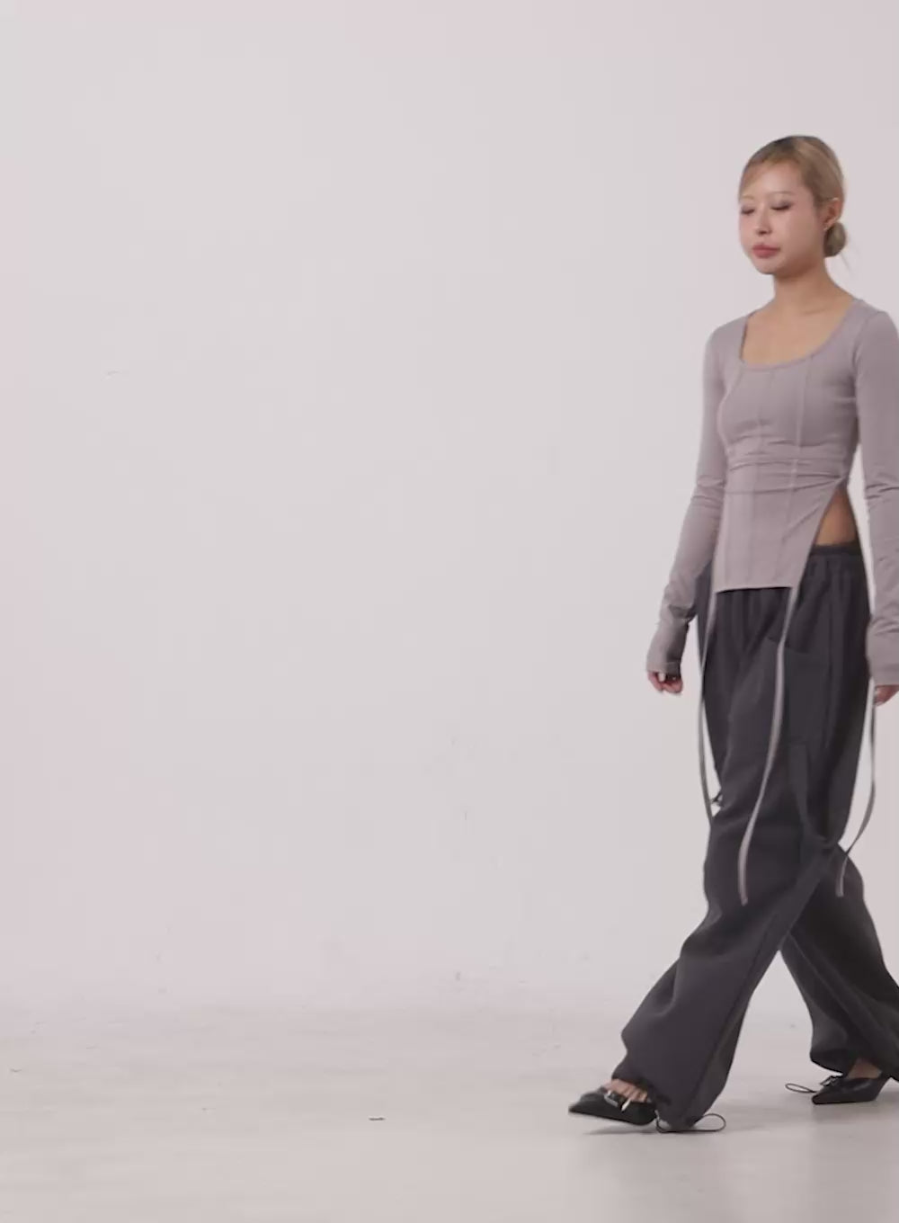 Wide-Fit Cargo Sweatpants CJ507