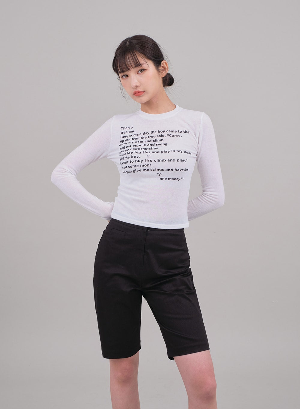 Cropped Long Sleeve T Shirt with Graphic Print F10
