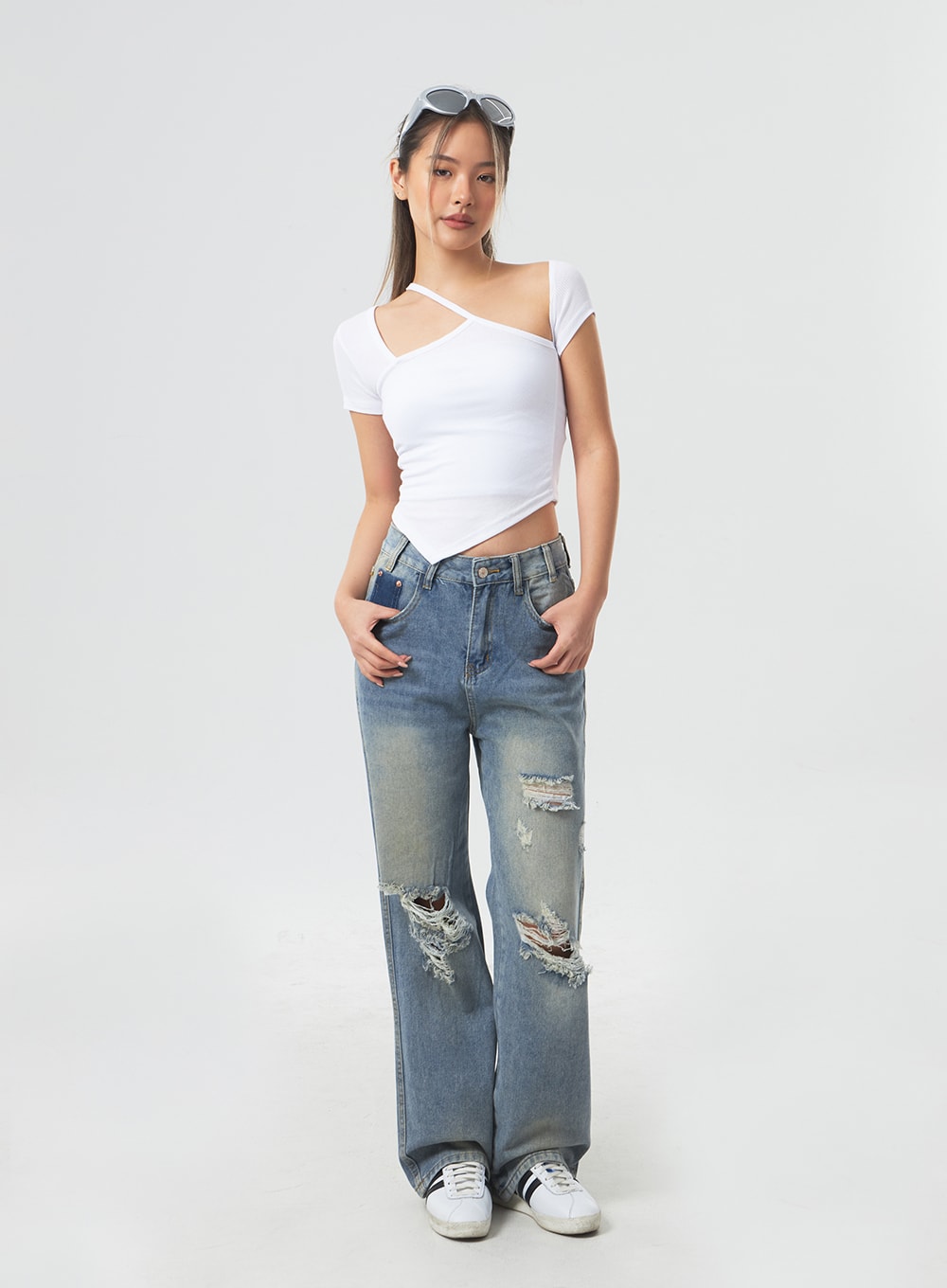 Low Rise Ripped Wide Jeans CA303