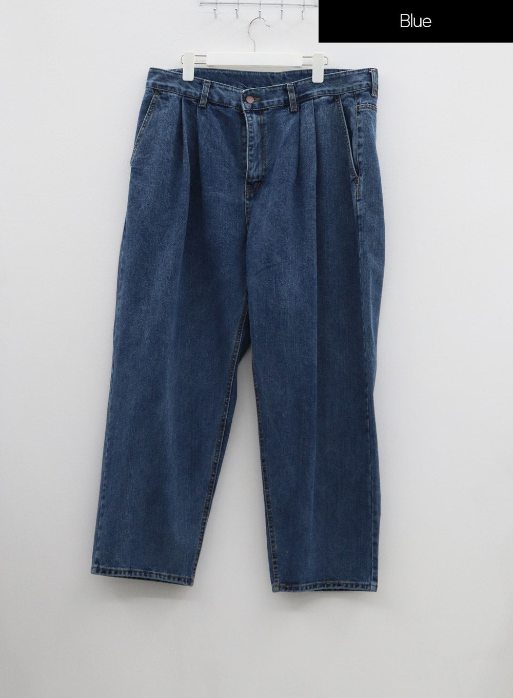 Plus Pintuck Medium Wash Jeans IF317