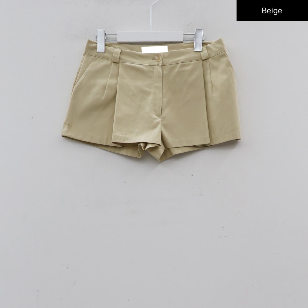 Low-Rise Pintuck Shorts CY25